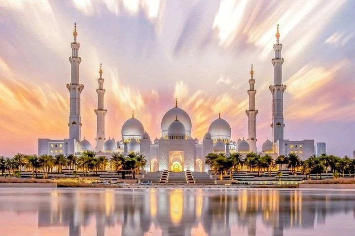 Abu Dhabi Cultural Day: Mosque, Louvre and Corniche