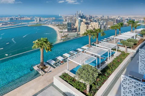 Introduction to Dubai's Exclusive Resort Escapes - A Journey into Luxury and Opulence